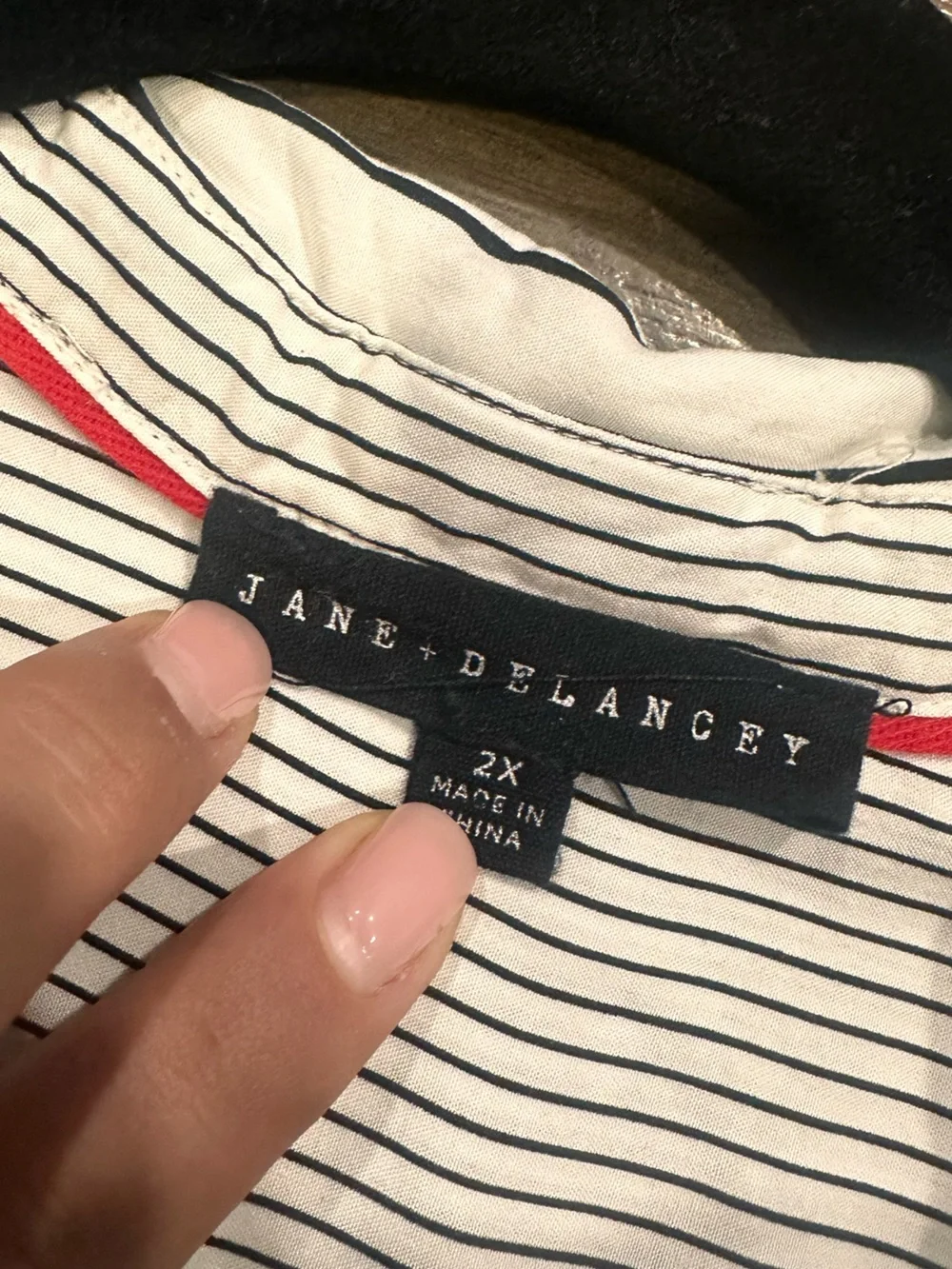 Jane and Delancey lightweight button